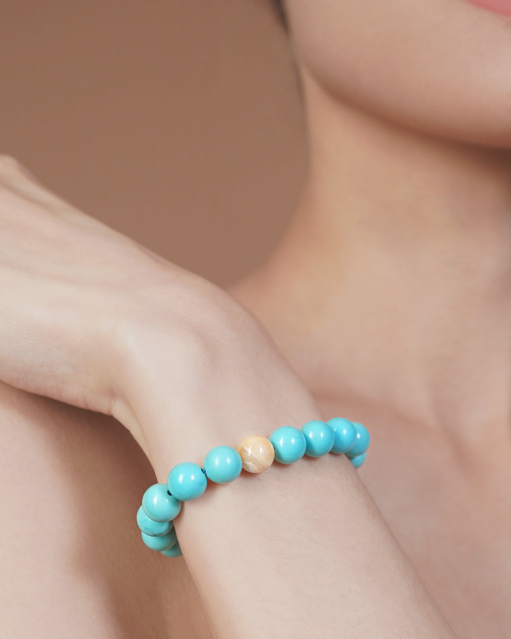 Antoine Bracelet in Turquoise Magnesite 8mm