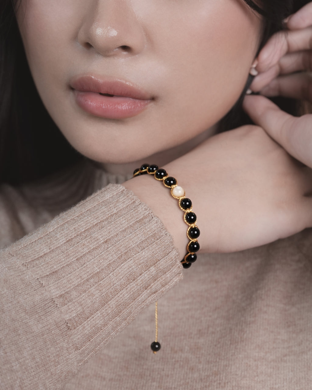 Cadence Orbit Bracelet in Black Onyx