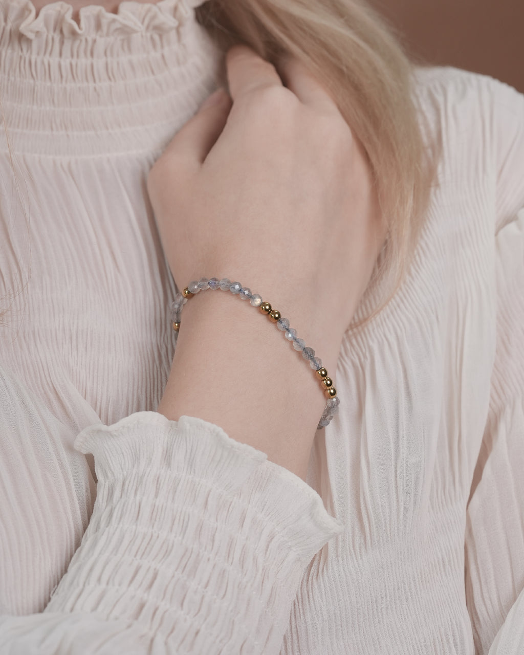 Cadence Pulse Bracelet in Faceted Labradorite
