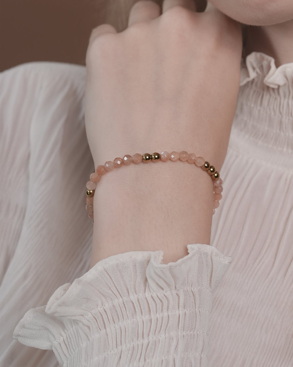 Cadence Pulse Bracelet in Faceted Peach Moonstone