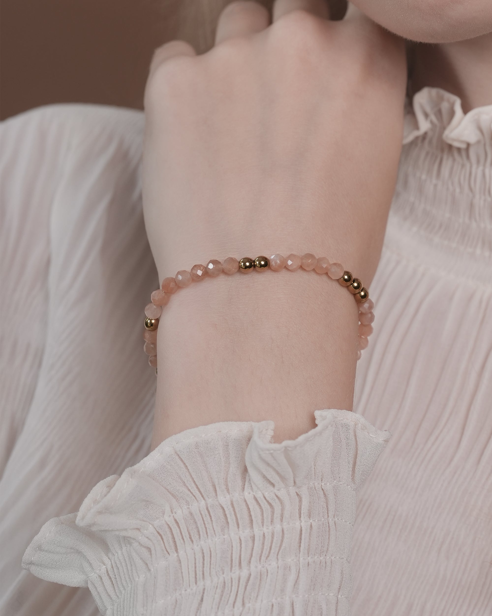 Cadence Pulse Bracelet in Faceted Peach Moonstone